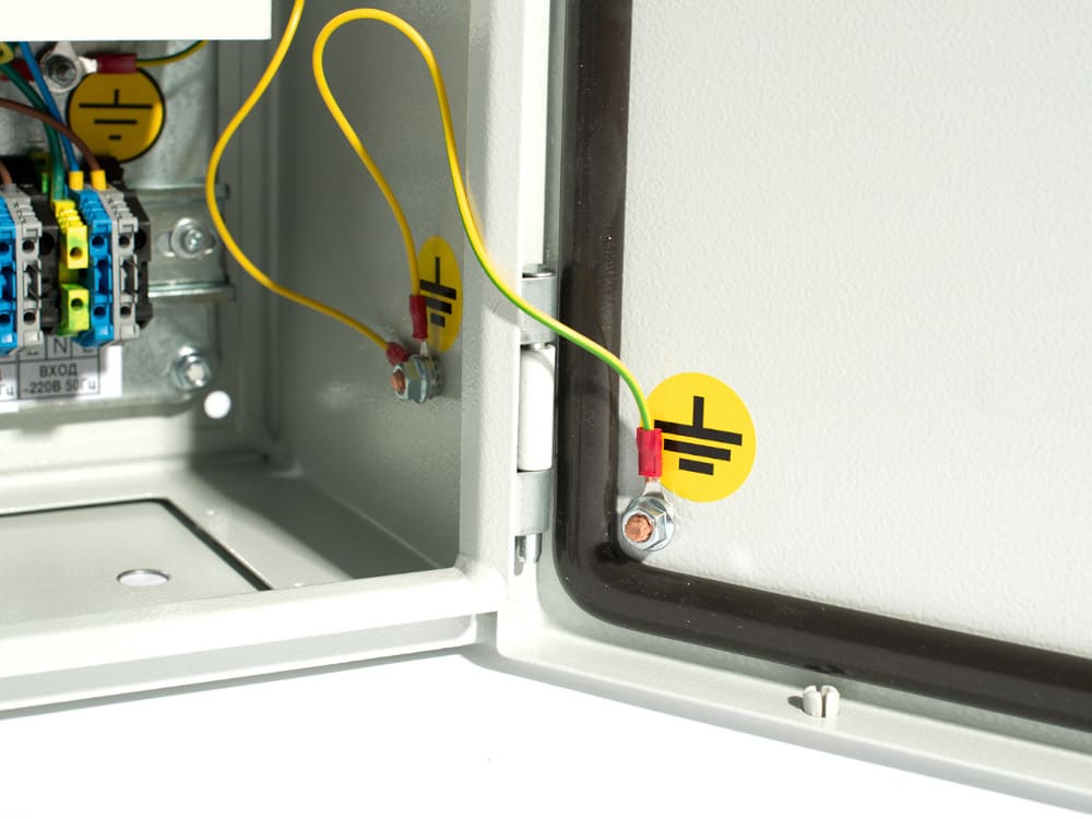 SKAT-SMART-UPS_600-IP65-SNMP-Wi_Fi-2